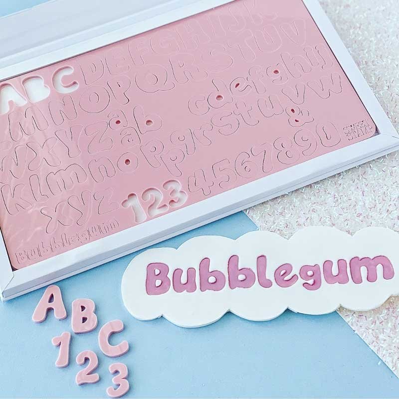 Embosseur BUBBLEGUM Majuscules, minuscules, nombres et symboles Sweet Stamp