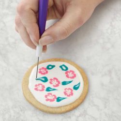 Wilton – Set Décoration Biscuits (3 outils) : Scriber Needle, Peigne 3 dents, Grattoir Silicone