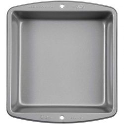 Wilton Recipe Right – Moule Carré Antiadhésif 20 × 20 cm (Hauteur 5 cm) – Aluminium Coulé, Cuisson Uniforme, Démoulage Facile